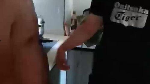 娱乐吃瓜酱男子分娩,男子分娩奇闻，揭秘性别认知边界